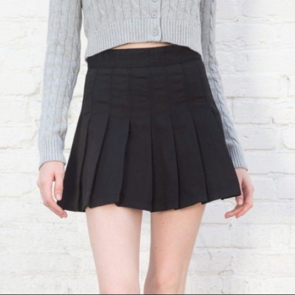 Brandy Melville Navy/Black Pleated Tennis Skirt - NWT